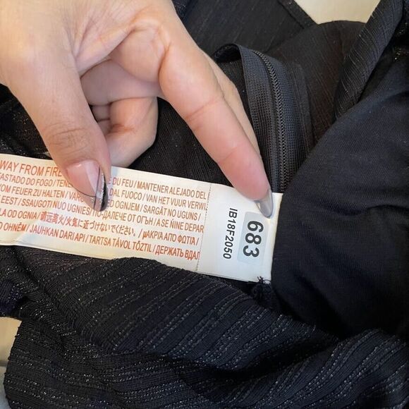 Minkpink Jumpsuit Small Black Shimmer Short Sleeve Ribbed Twist Front Lined Zip - Picture 7 of 16